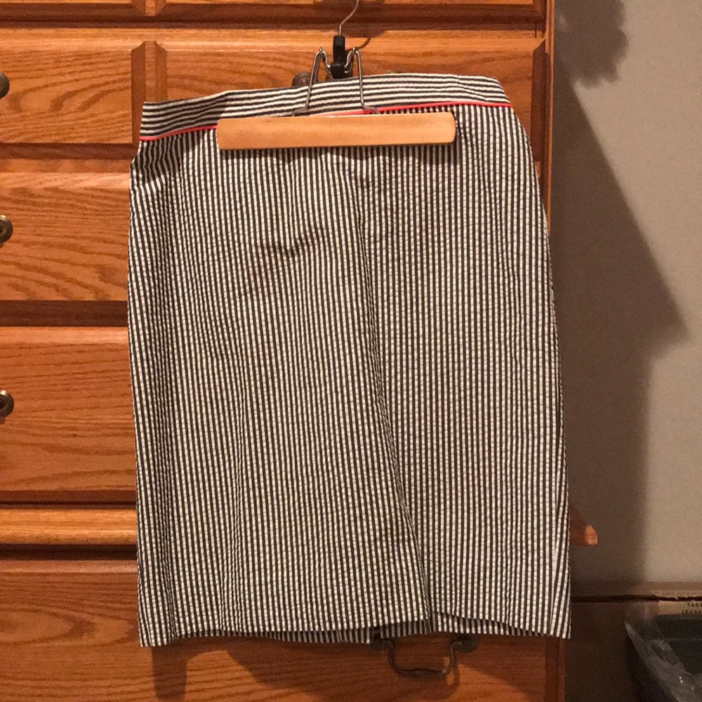 Must go! JCrew Factory Seersucker Pencil Skirt Sz2